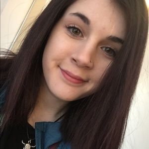 Meet your Posher, Courtney